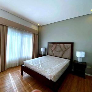 house_with_pool_in_enclave 16