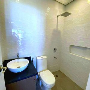 house_with_pool_in_enclave 5