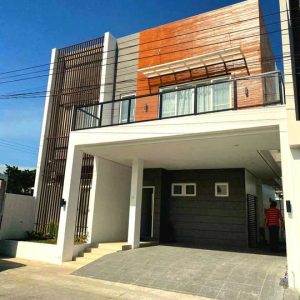 house_with_pool_in_enclave 9