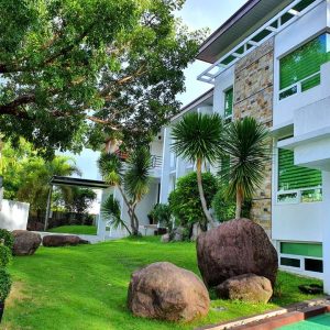 luxurious mansion in san fernando 10