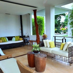 luxurious mansion in san fernando 43