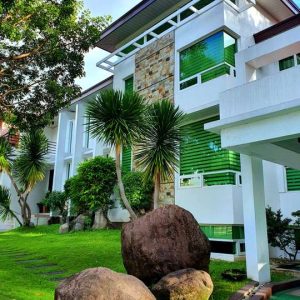 luxurious mansion in san fernando 8