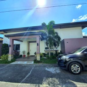 open floor plan bungalow with swimming pool in angeles 1