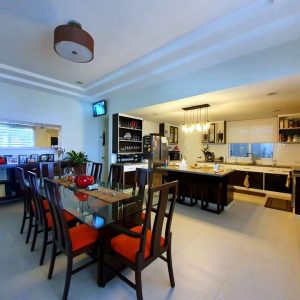 open floor plan bungalow with swimming pool in angeles 12