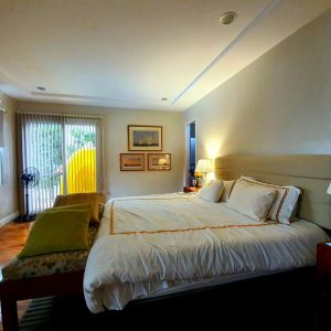 open floor plan bungalow with swimming pool in angeles 20