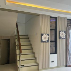 Luxurious House with Income Potential_5