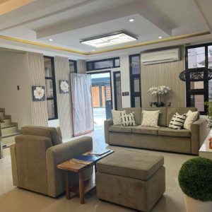 Luxurious House with Income Potential_3