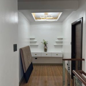 Luxurious House with Income Potential_2