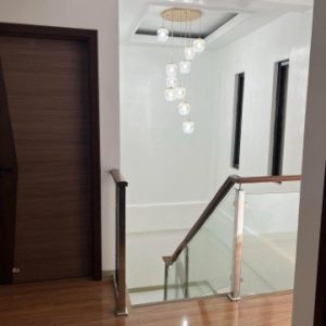 Luxurious House with Income Potential_16