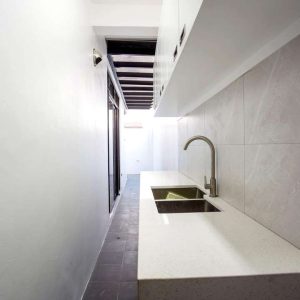 sophisticated_smart_home_in_forest_park_north 15