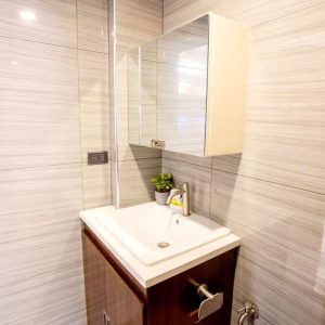 sophisticated_smart_home_in_forest_park_north 23