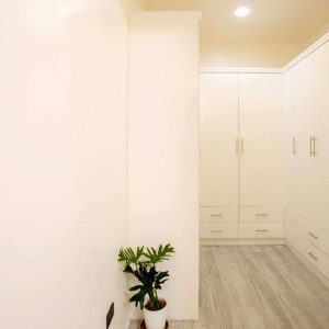 sophisticated_smart_home_in_forest_park_north 34