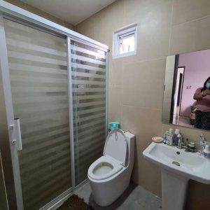 spacious_2_storey_home_in_town_and_country_with_big_yard 11