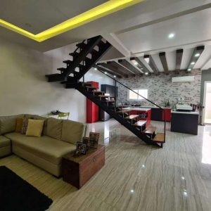 spacious_2_storey_home_in_town_and_country_with_big_yard 16