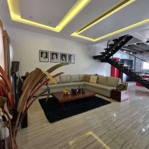 spacious_2_storey_home_in_town_and_country_with_big_yard 17