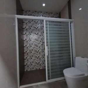 spacious_2_storey_home_in_town_and_country_with_big_yard 7